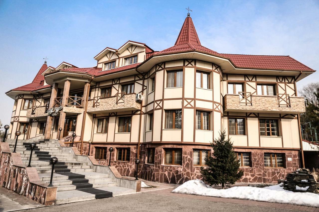 Alpen Ville Алматы Экстерьер фото